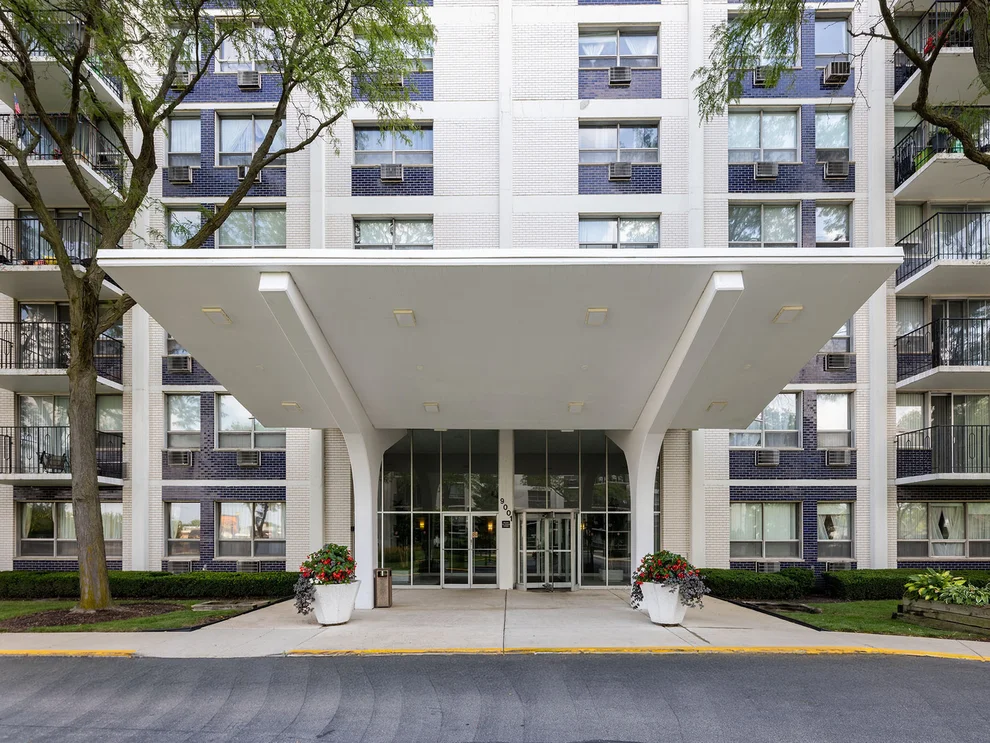 Unit for sale at 9001 Golf Road, Des Plaines, IL 60016