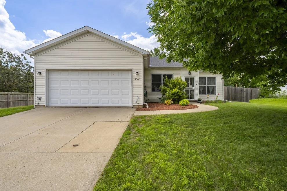 Unit for sale at 1501 Donegal Drive, Normal, IL 61761