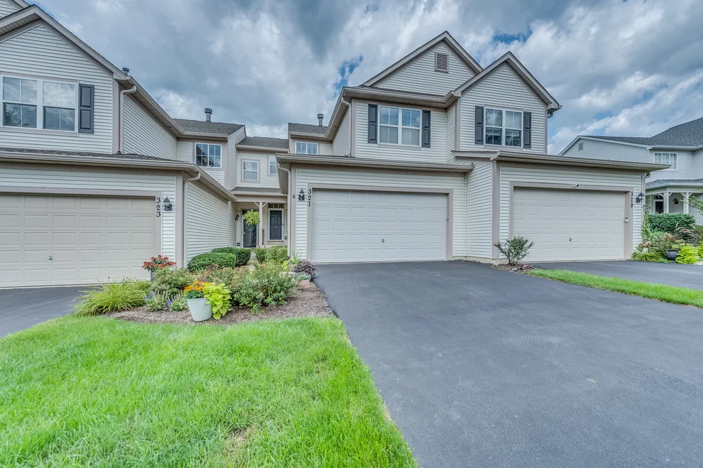 Unit for sale at 321 Grand Ridge Road, St. Charles, IL 60175