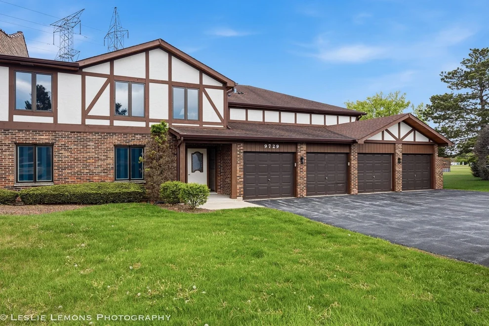 Unit for sale at 9729 Mill Court E, Palos Park, IL 60464
