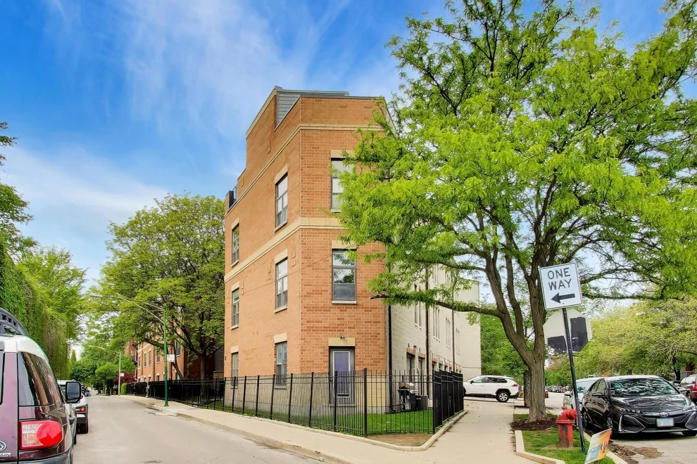 Unit for sale at 2300 W Bloomingdale Avenue, Chicago, IL 60647