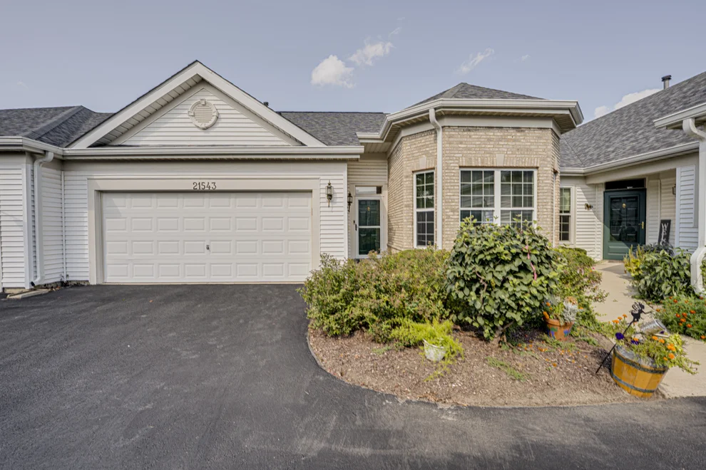 Unit for sale at 21543 Wolf Lake Way, Crest Hill, IL 60403