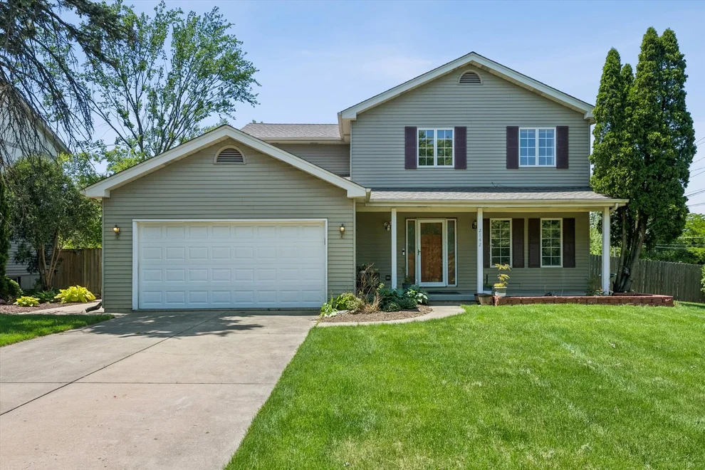 Unit for sale at 2142 N Summit Street, Wheaton, IL 60187