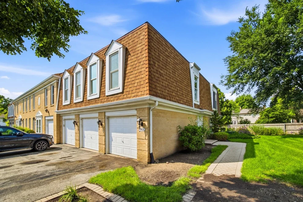 Unit for sale at 761 Garfield Avenue, Libertyville, IL 60048