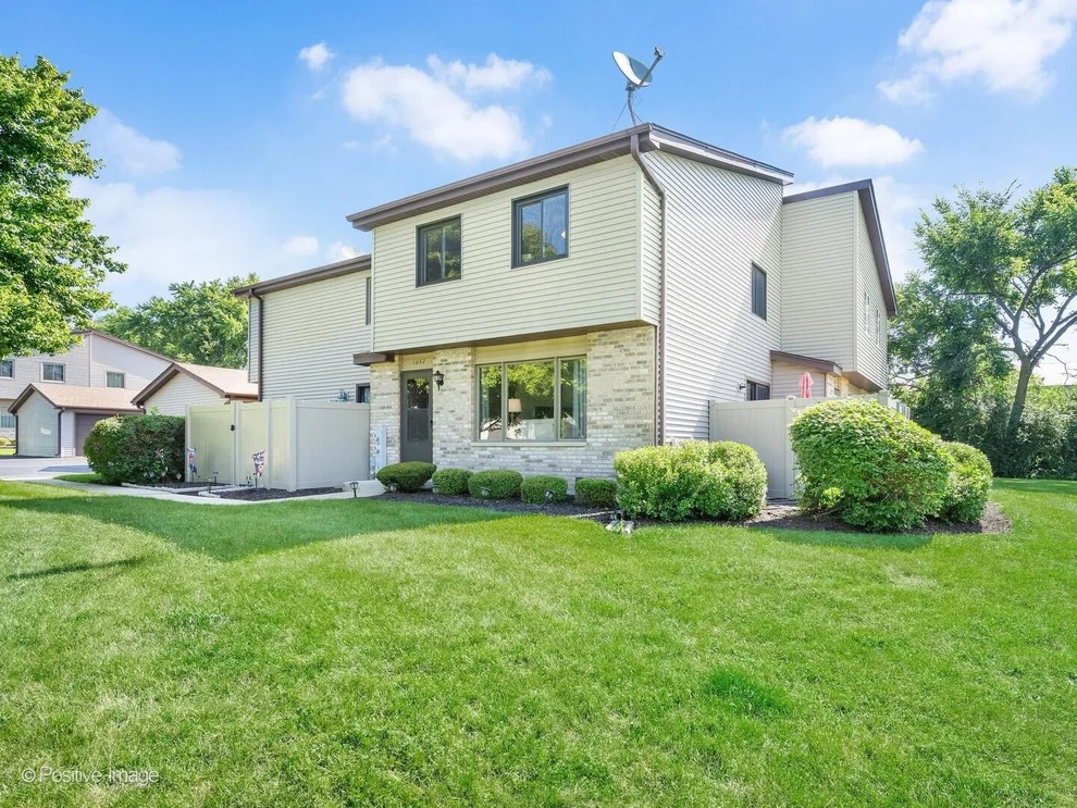 Unit for sale at 1042 Schoolgate Road, New Lenox, IL 60451
