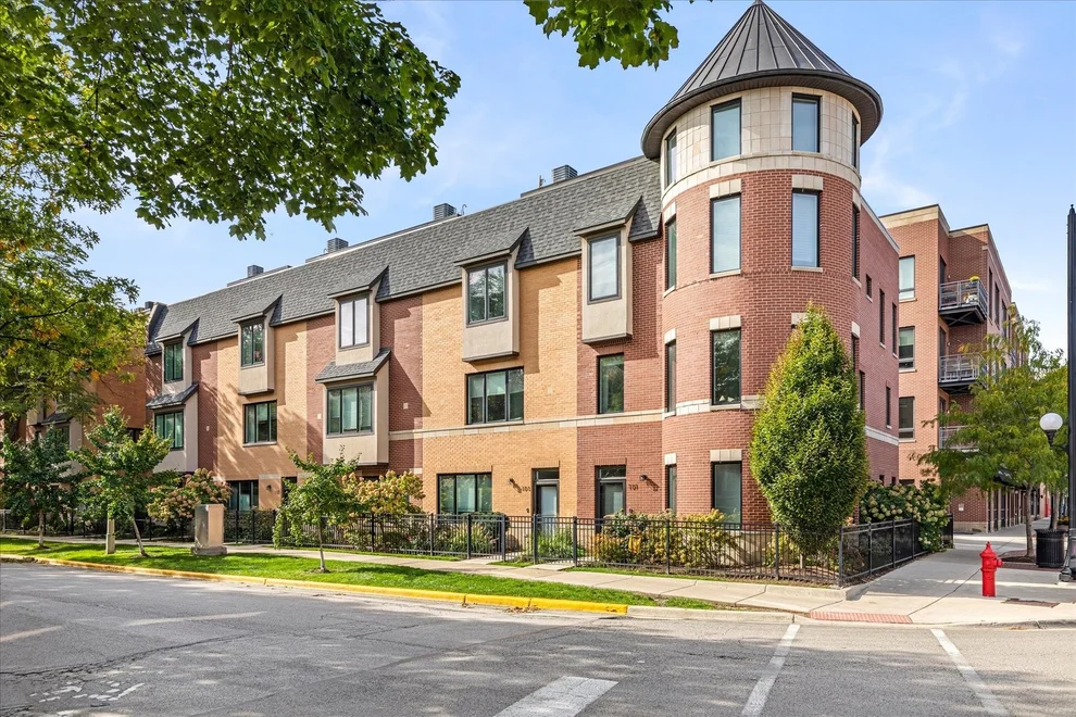 Unit for sale at 103 Home Avenue, Oak Park, IL 60302