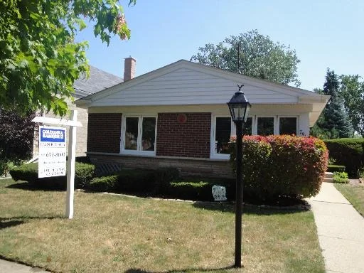 Unit for sale at 7917 N keystone Avenue, SKOKIE, IL 60076