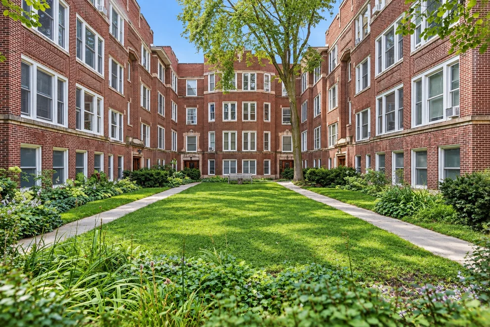 Unit for sale at 5468 S Woodlawn Avenue, Chicago, IL 60615