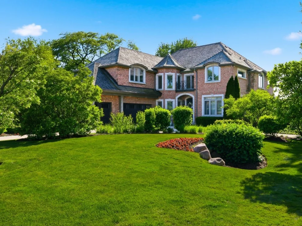 Unit for sale at 809 Edgemont Lane, Park Ridge, IL 60068