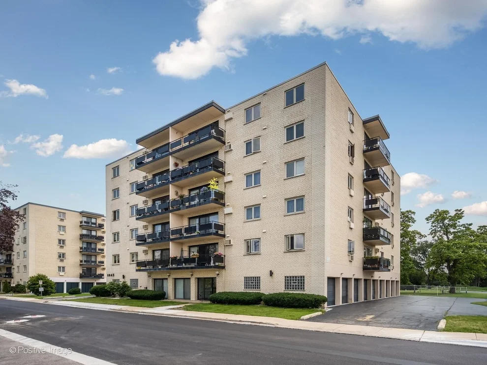 Unit for sale at 8045 N O'Connor Drive, River Grove, IL 60171