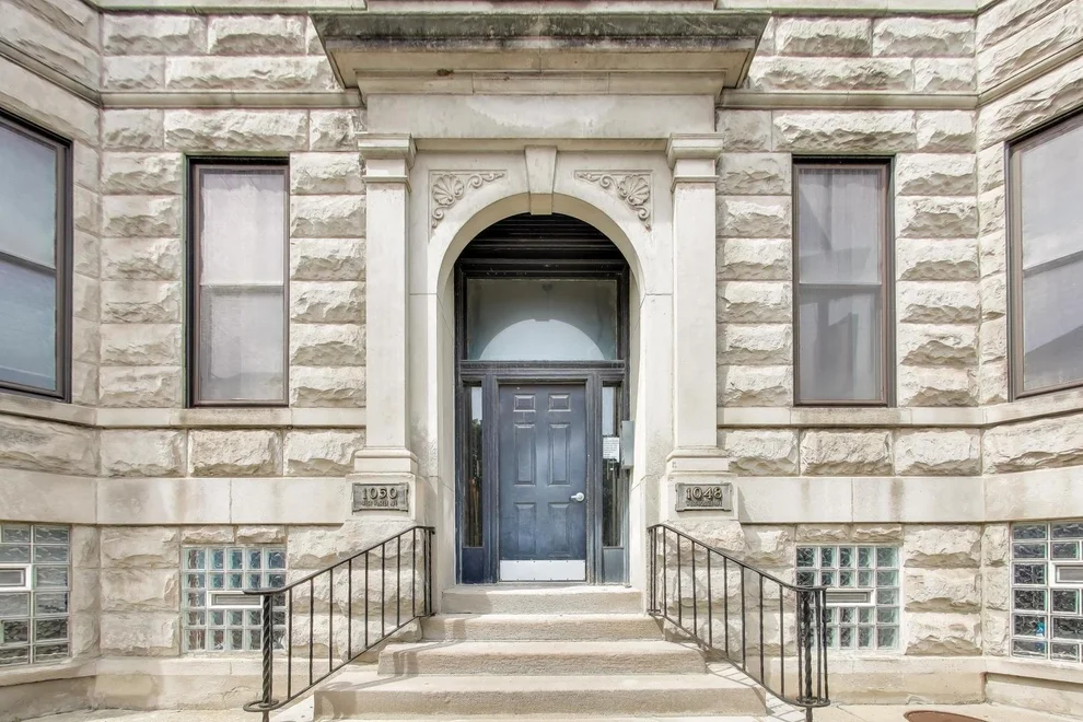 Unit for sale at 1050 W FOSTER Avenue, Chicago, IL 60640