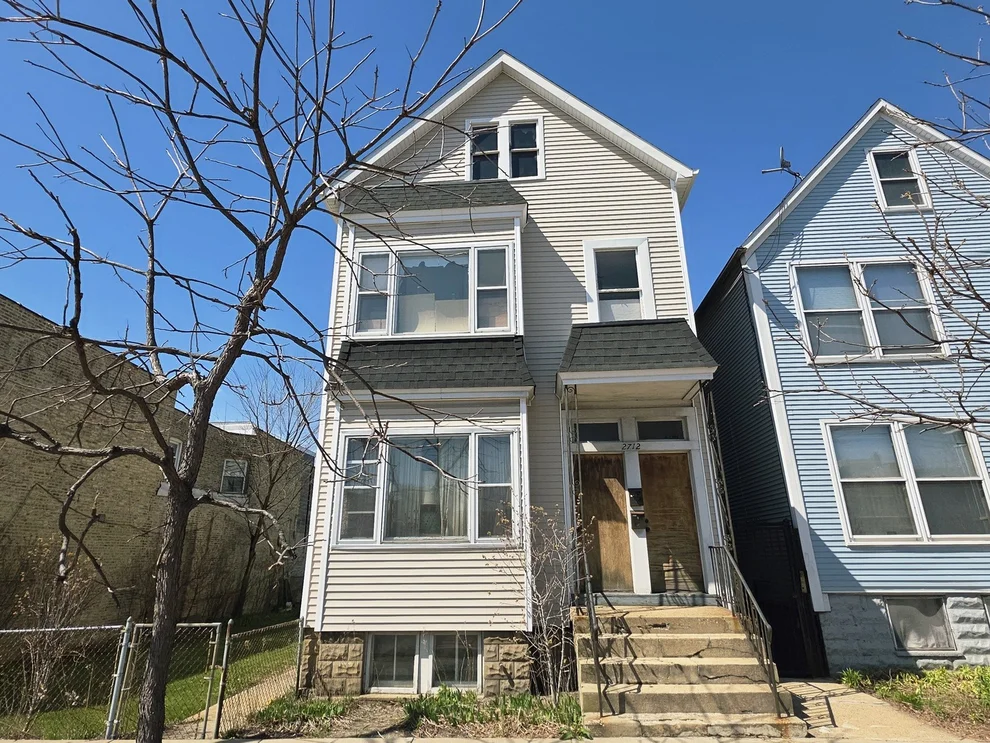 Unit for sale at 2712 N Western Avenue, Chicago, IL 60647