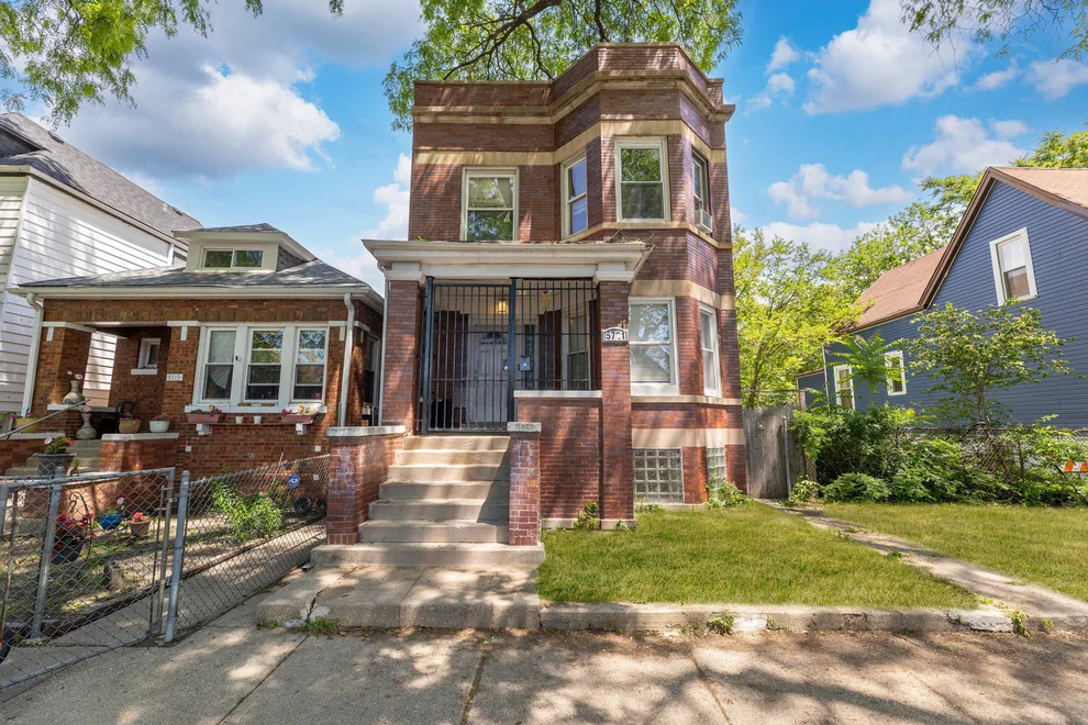 Unit for sale at 5721 S Hermitage Avenue, Chicago, IL 60636