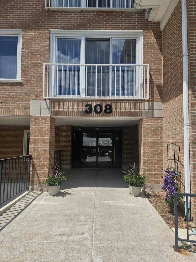 Unit for sale at 308 Happ Road, Northfield, IL 60093