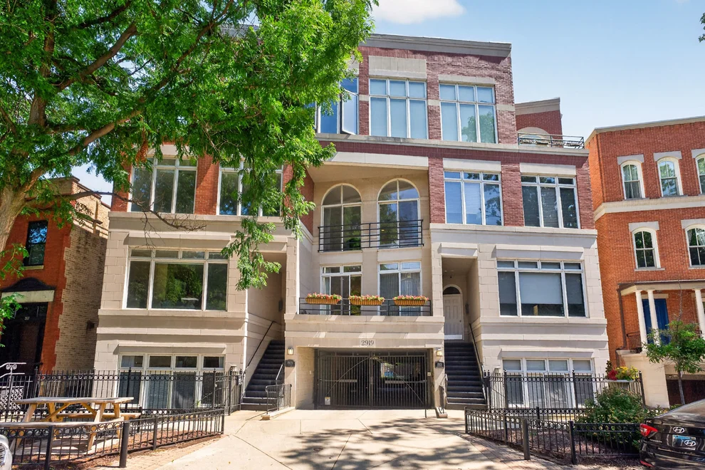 Unit for sale at 2919 N Burling Street, Chicago, IL 60657