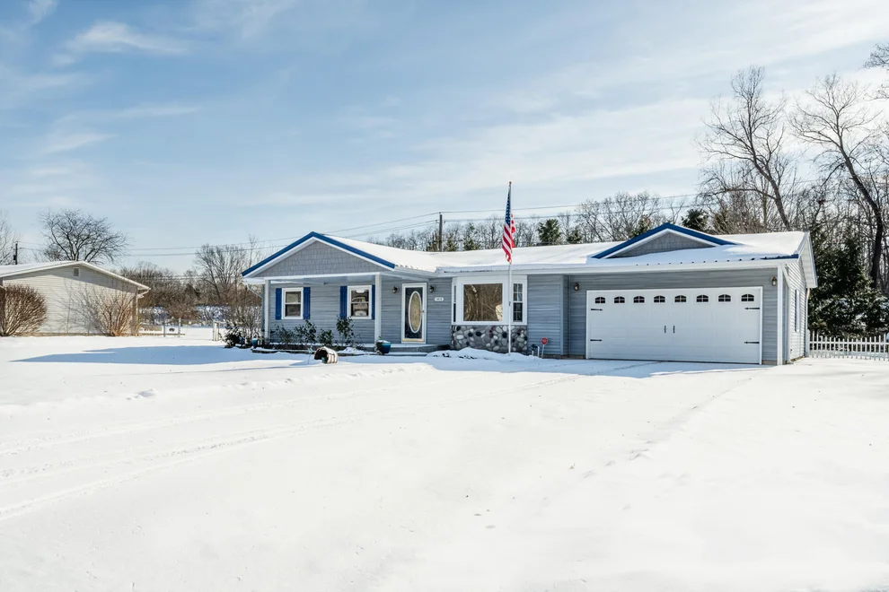 Unit for sale at 1410 Oakdale Avenue, Niles, MI 49120