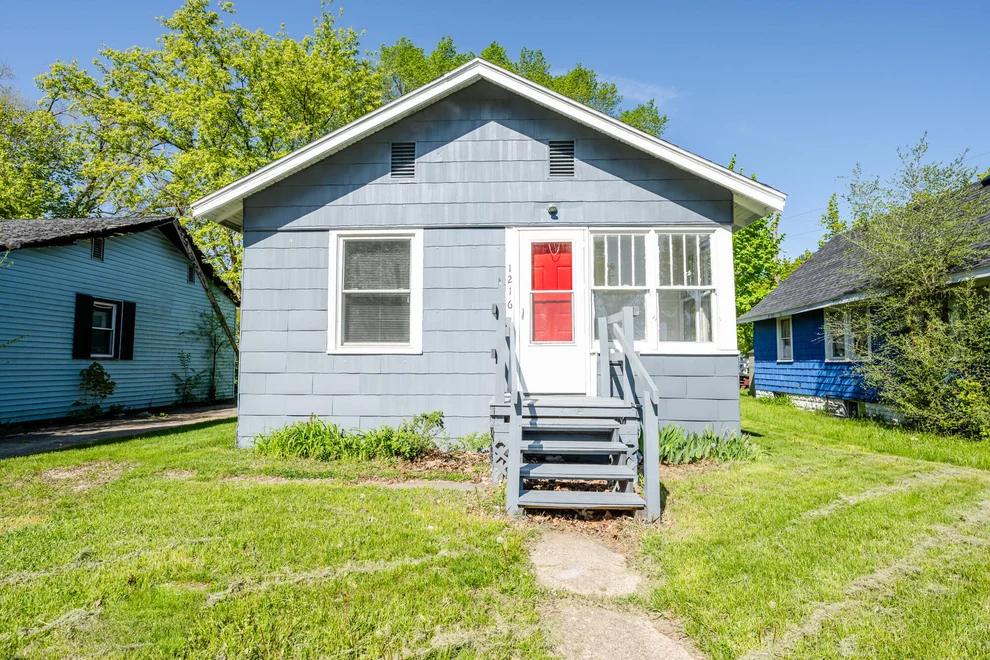 Unit for sale at 1216 Broadway, Benton Harbor, MI 49022