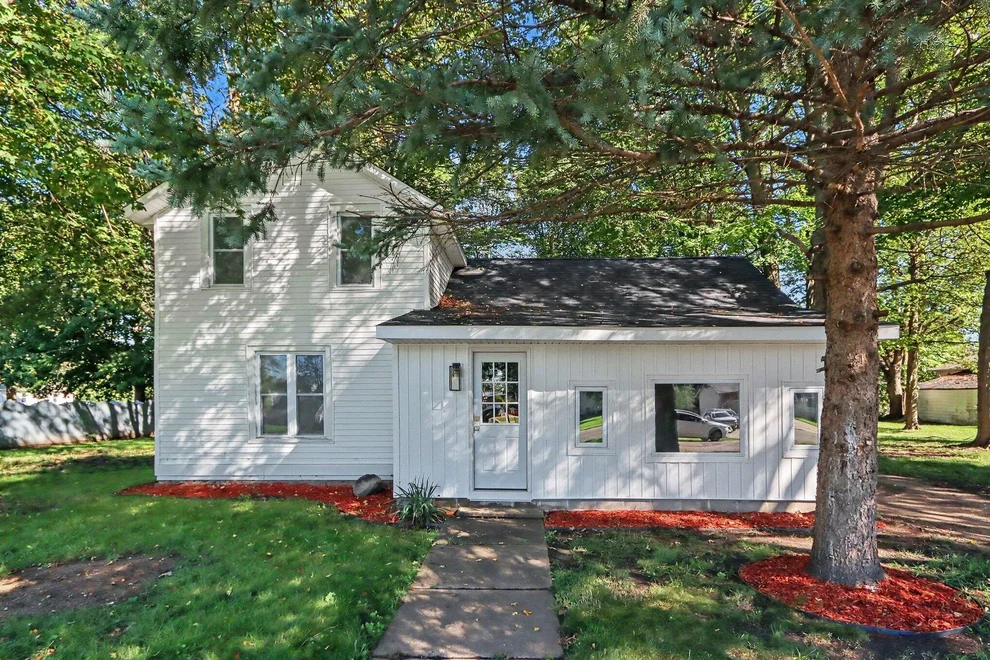 Unit for sale at 515 Osterhout Street, Schoolcraft, MI 49087