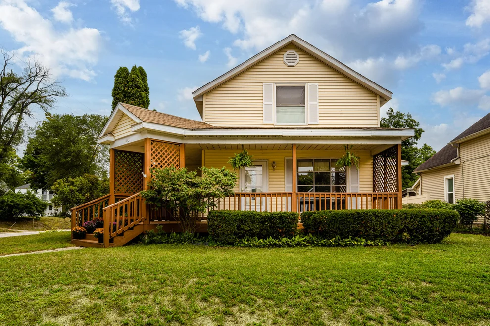 Unit for sale at 103 S Saint Joseph Avenue, Niles, MI 49120