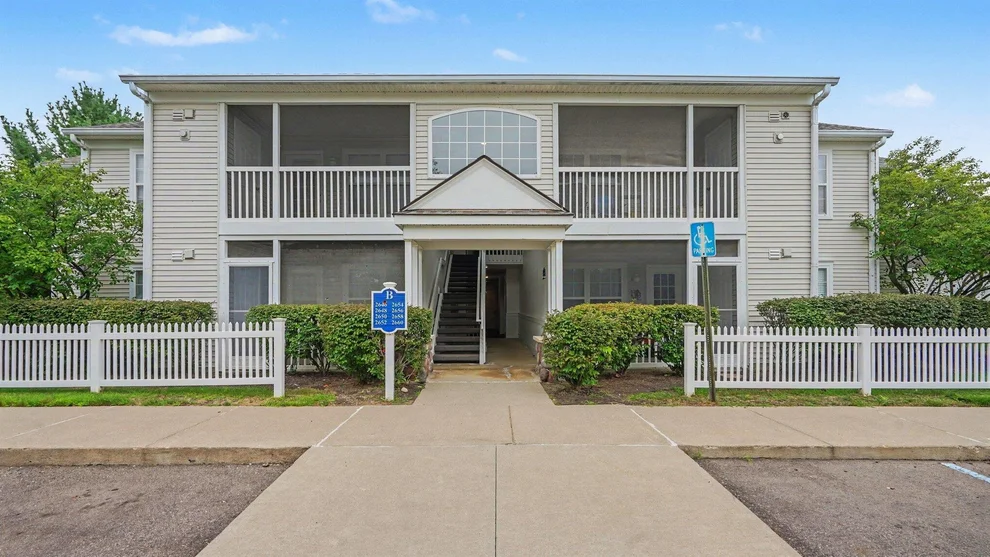 Unit for sale at 2654 S Knightsbridge Circle, Ann Arbor, MI 48105