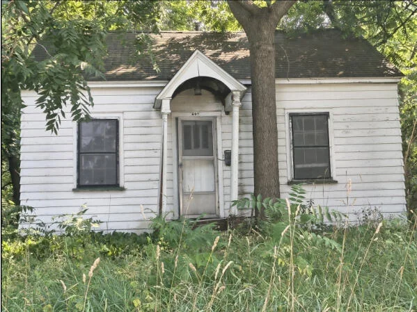 Unit for sale at 697 W Grand Avenue, Muskegon, MI 49441