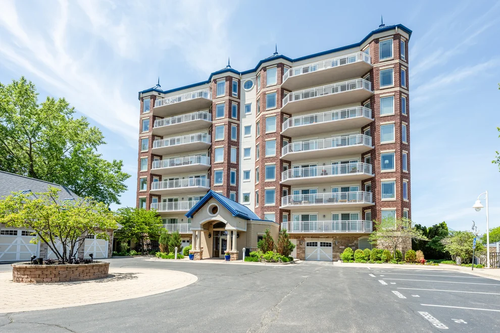 Unit for sale at 200 Lake Street, St. Joseph, MI 49085