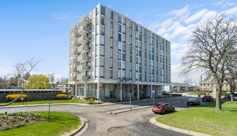 Unit for sale at 715 W Michigan Avenue, Jackson, MI 49201