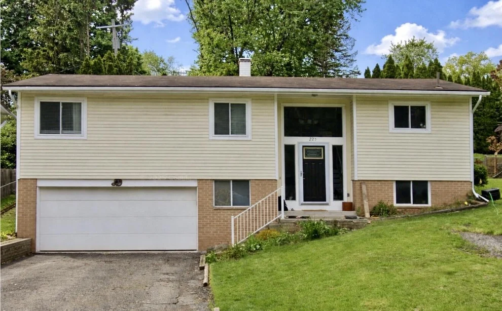 Unit for sale at 225 Valley Drive, Ypsilanti, MI 48197