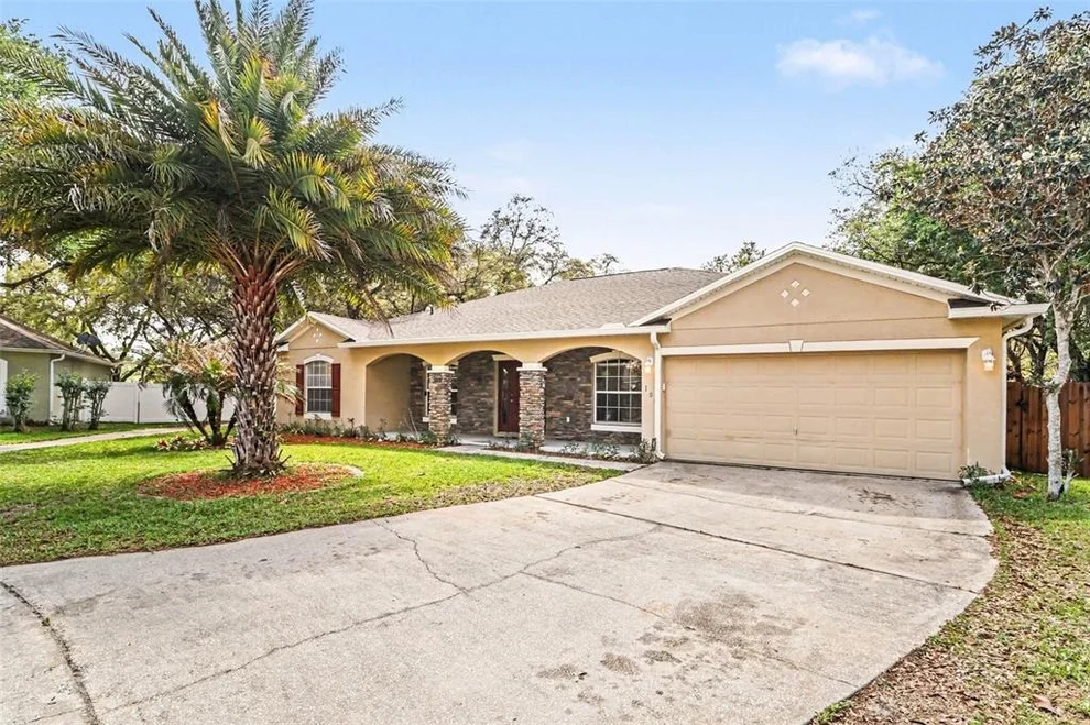 Unit for sale at 100 FESTIVE COURT, CHULUOTA, FL 32766
