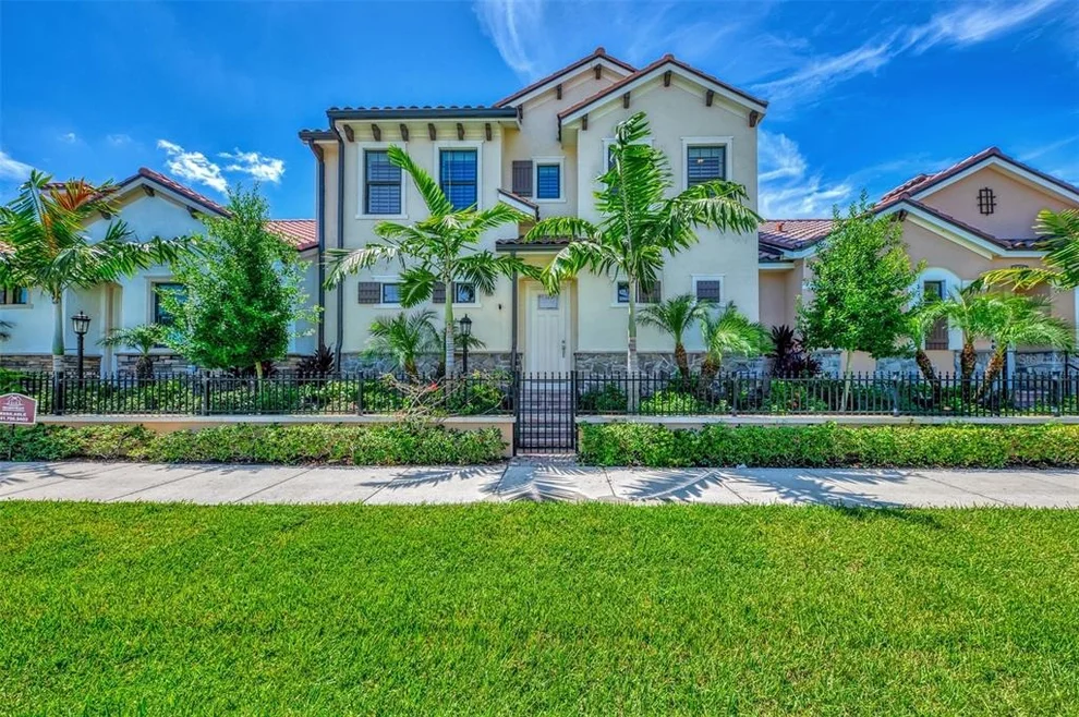 Unit for sale at 906 E VENICE AVENUE, VENICE, FL 34285