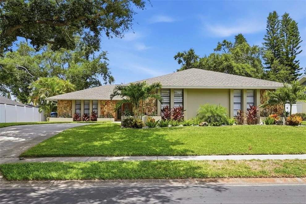 Unit for sale at 707 KNOLLWOOD DRIVE, LARGO, FL 33770