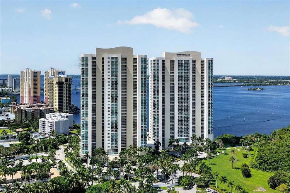 Unit for sale at 3000 OASIS GRAND BOULEVARD, FORT MYERS, FL 33916