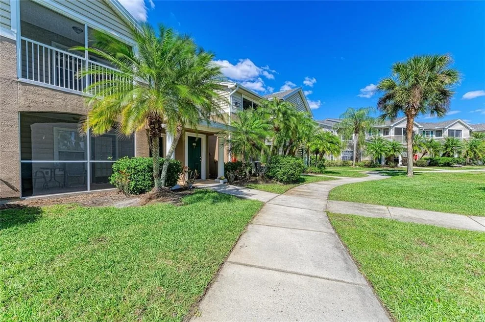 8911 Manor Loop