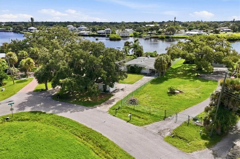 Unit for sale at 114 MAGNOLIA AVENUE, NOKOMIS, FL 34275
