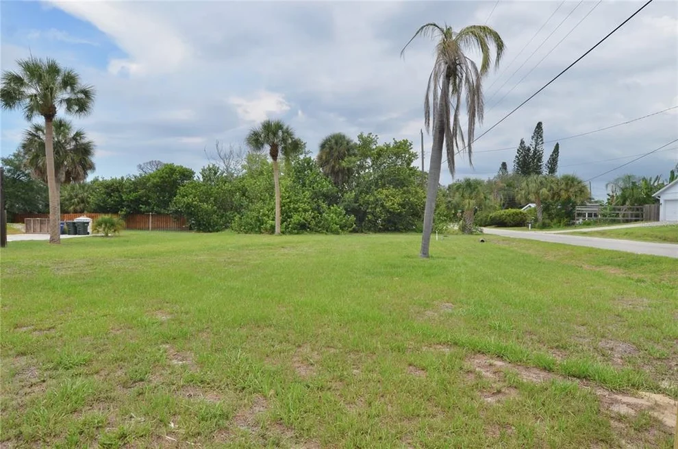 Unit for sale at 610 COQUINA COURT, NOKOMIS, FL 34275