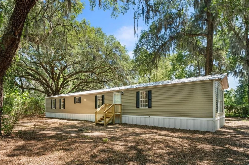 Unit for sale at 102 TREE FARM ROAD, HAWTHORNE, FL 32640