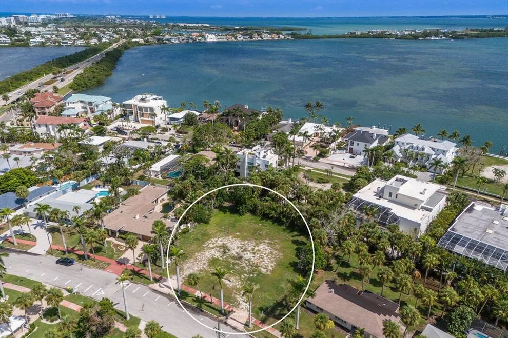 Unit for sale at 204 N ADAMS DRIVE, SARASOTA, FL 34236