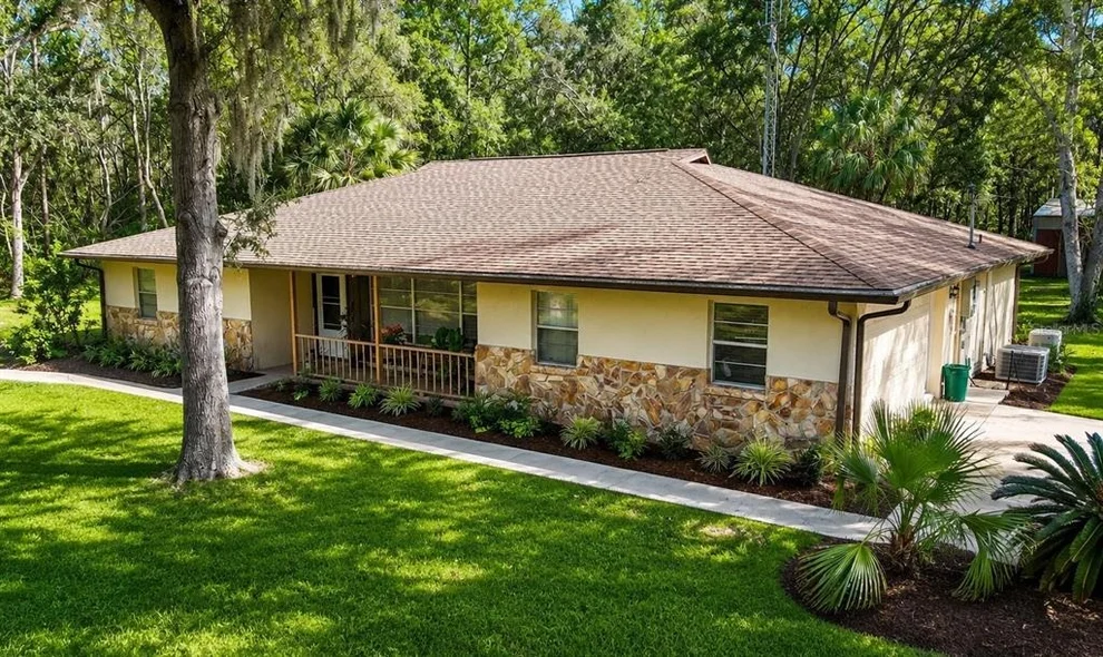 Unit for sale at 37600 ROLLING ACRES ROAD, LADY LAKE, FL 32159