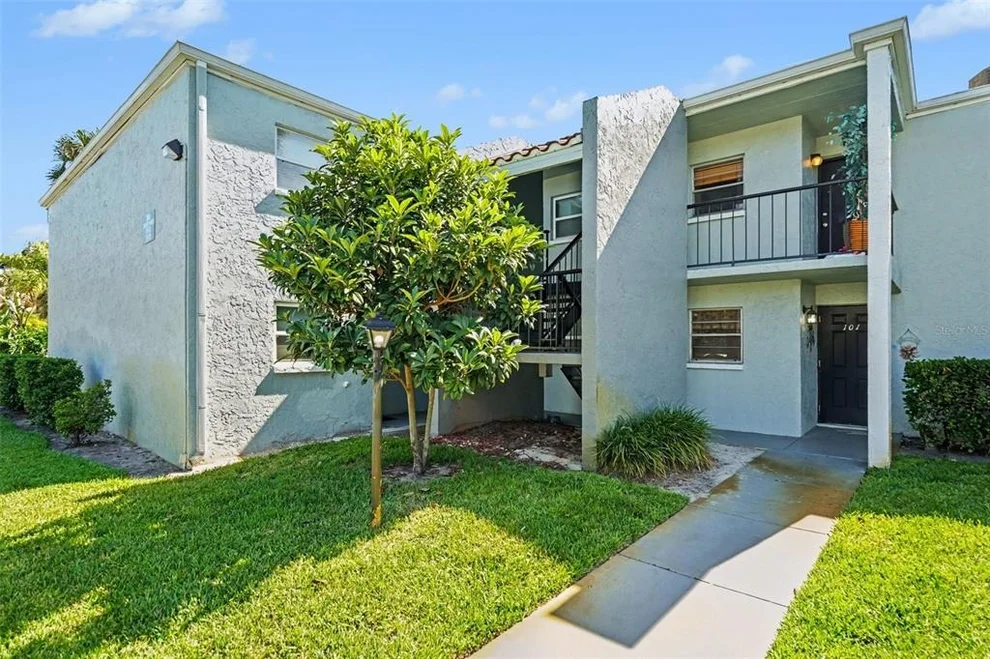 Unit for sale at 2845 SOMERSET PARK DRIVE, TAMPA, FL 33613