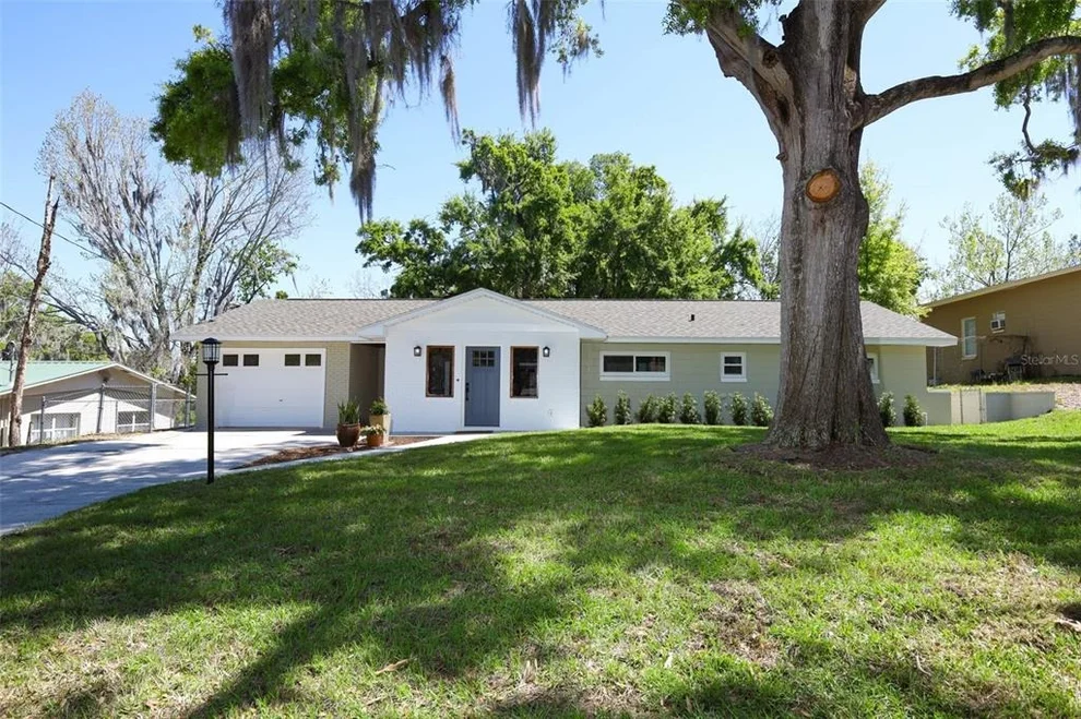 Unit for sale at 627 ANDERSON STREET, CLERMONT, FL 34711