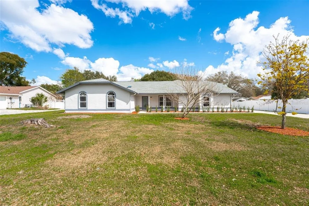 Unit for sale at 5521 OAK STREET, MOUNT DORA, FL 32757