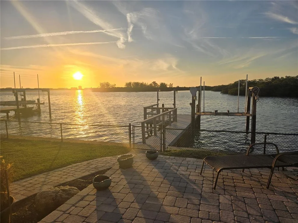 Unit for sale at 5694 OAKHURST DRIVE, SEMINOLE, FL 33772