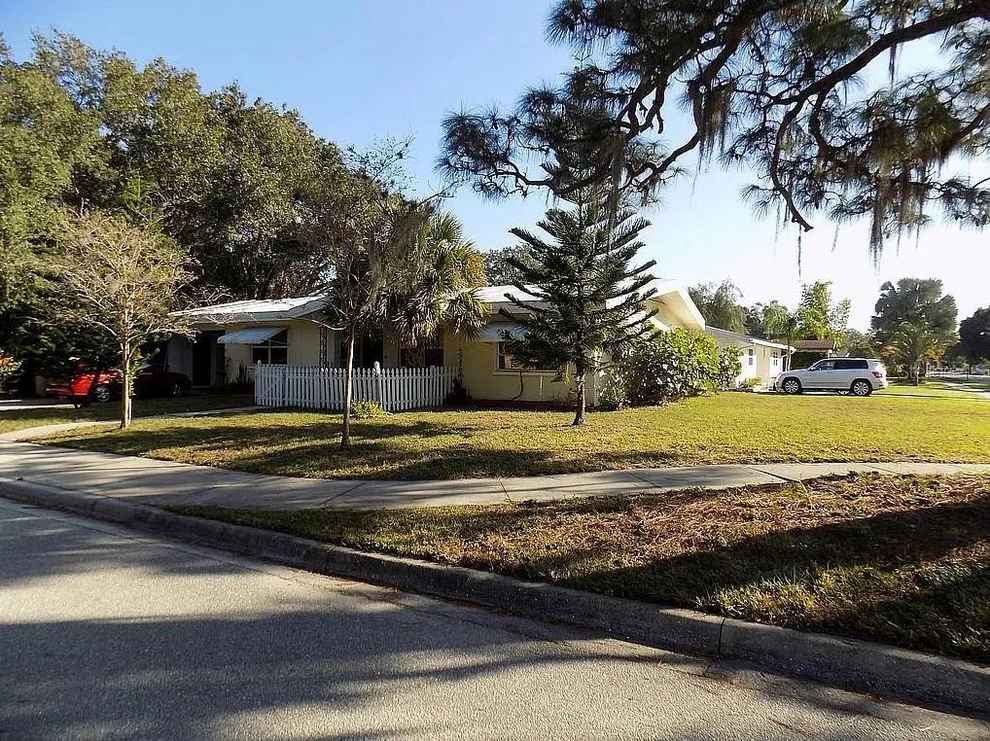 Unit for sale at 2695 S EAST AVENUE, SARASOTA, FL 34239