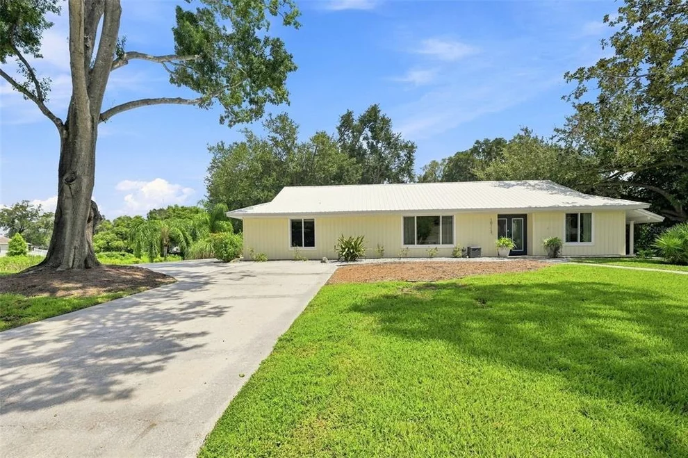 Unit for sale at 10113 LINDELAAN DRIVE, TAMPA, FL 33618