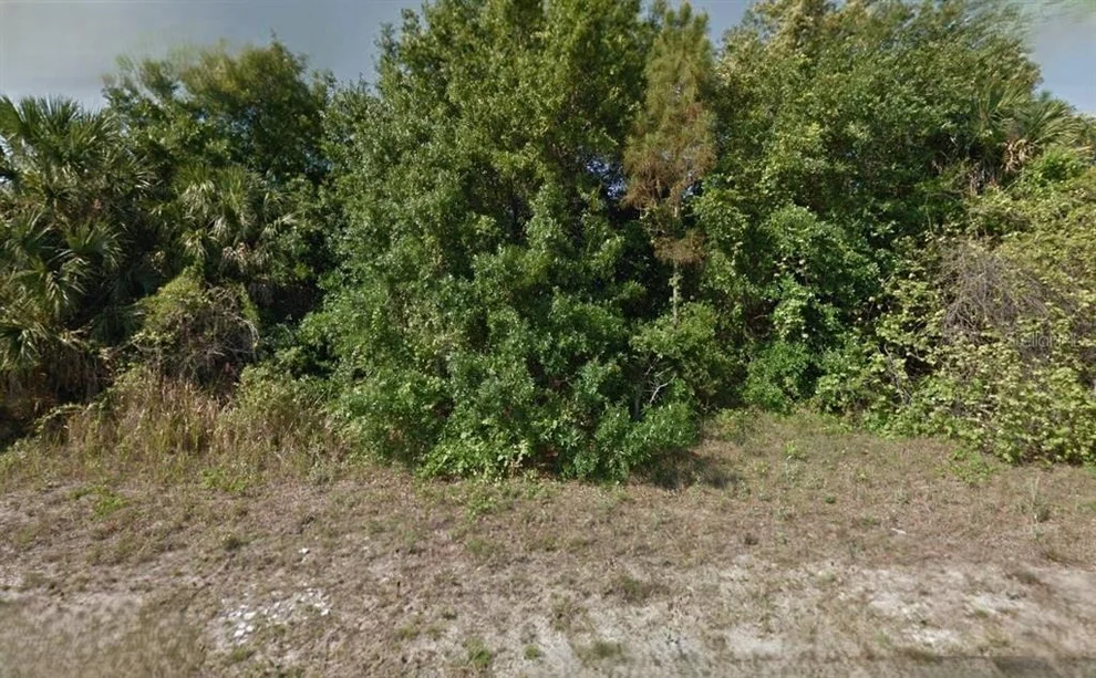 Unit for sale at HAMPSHIRE CIRCLE, NORTH PORT, FL 34288