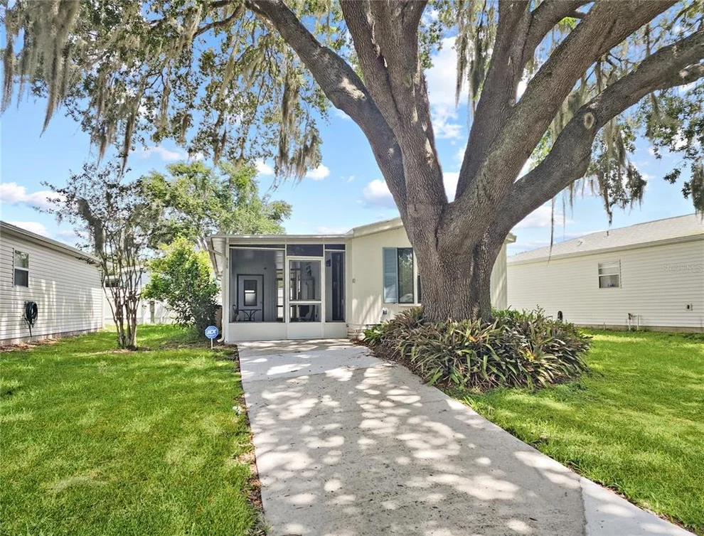 Unit for sale at 615 NE COTTAGE PARK LANE, LEESBURG, FL 34748