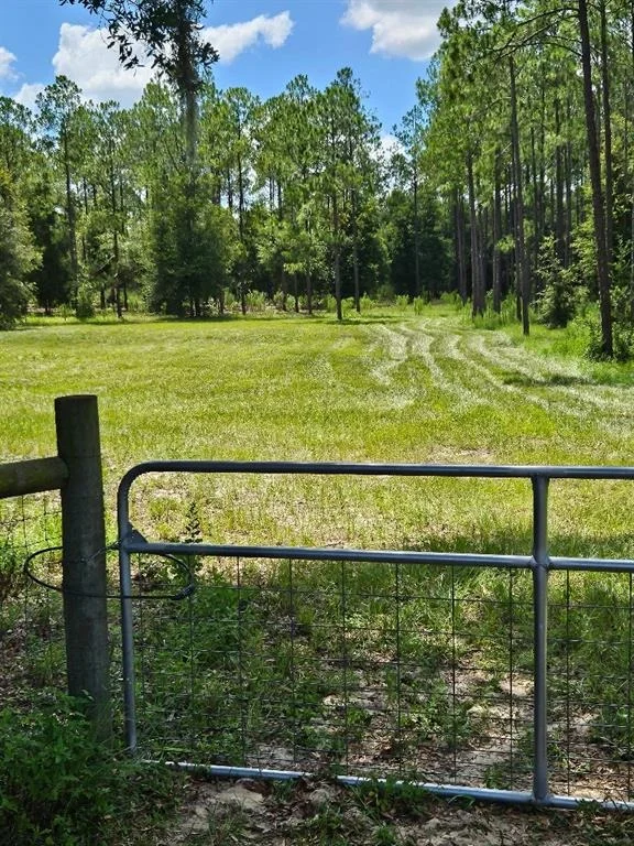 Unit for sale at 18505 HOLLOWAY LANE, DADE CITY, FL 33523