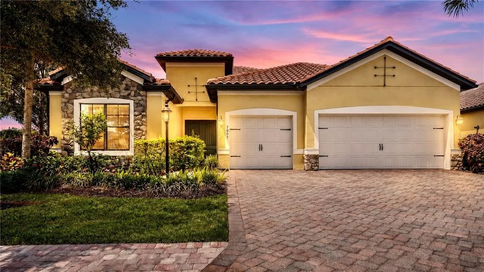 Unit for sale at 7005 WHITTLEBURY TRAIL, LAKEWOOD RANCH, FL 34202