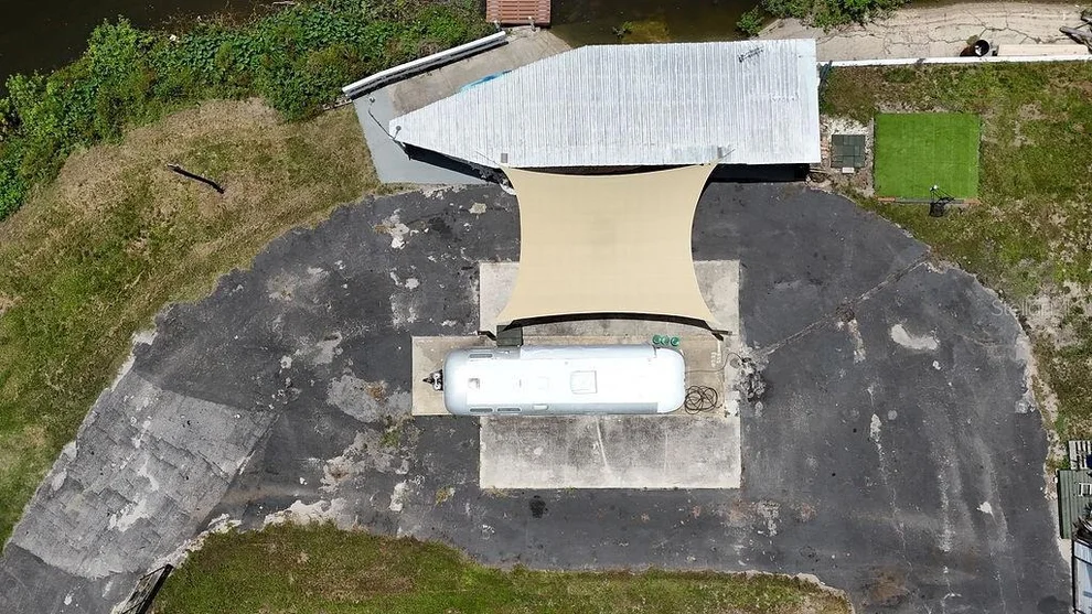 Unit for sale at 3719 E COUNTY RD 542, LAKELAND, FL 33801