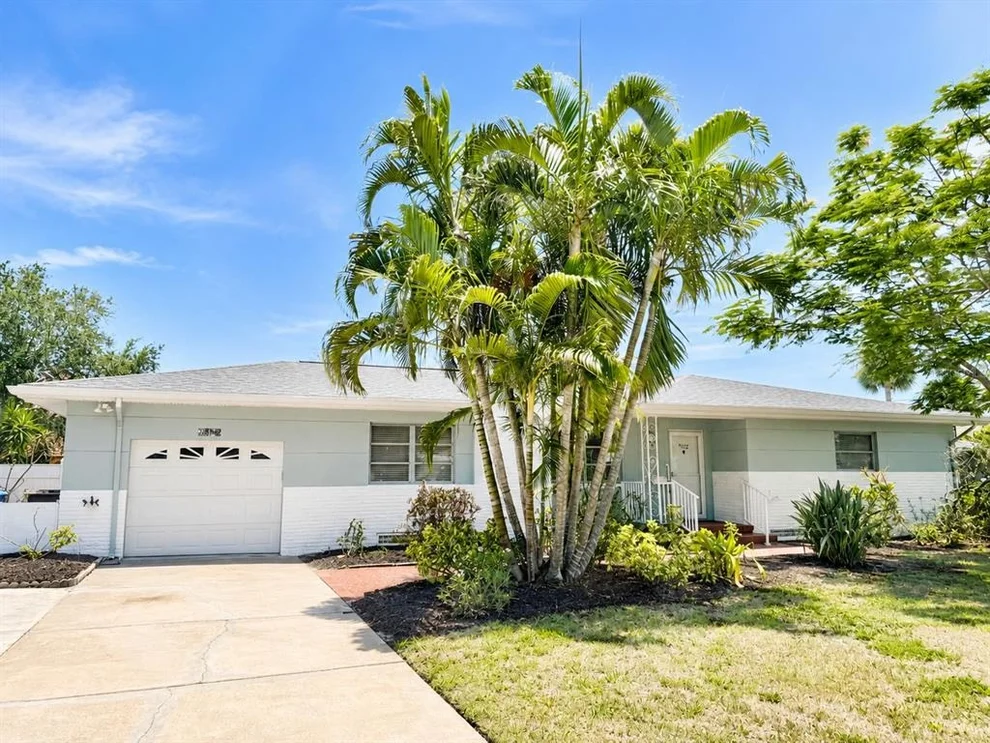 Unit for sale at 7912 GARDEN DRIVE N, ST PETERSBURG, FL 33710